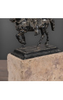 Escultura de um cavaleiro florentino em um suporte de arenito