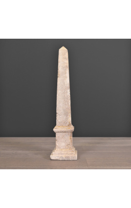 Obelisk geschnitzt in Sandstein von 51 cm größe L