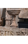 Taça de arenito montada em pedestal do século XVIII