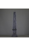 Obelisk uklesan u sivom mramoru od 51 cm veličina L