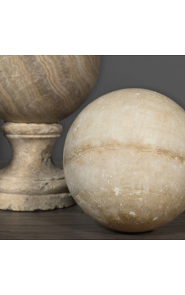 Set of 3 beige Onyx spheres