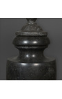 Urna de mármol negro del siglo XVIII