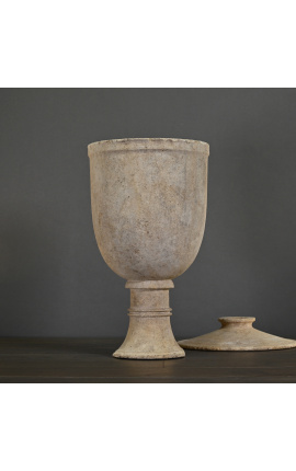 Grande urne dans le style de la Grèce antique en pierre de sable