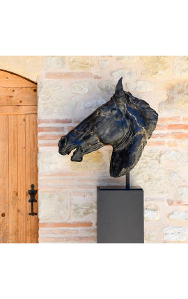 Didelė skulptūra &quot;Selenos arklio galva&quot; ant juodojo metalo pagrindo