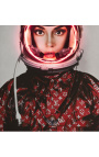 Alumiiniumneoniga seinakunst "Kosmose tüdruk" LV punane - võimalik 3 suurust