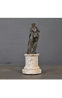 Skulptur "Venus zum Apfel" auf sandsteinständer