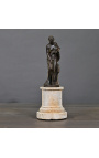 Rzeźba "Wenus do wanny" na podstawie z piaskowca
