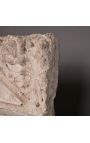Stor romersk stele i skulptureret sandsten