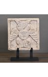 Sandstone bas-Relief a Seraphim fekete bázis