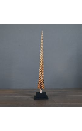 Enhörningstrofé på matt svart metallbas