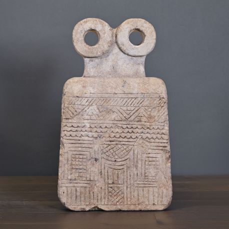 Idole decorated Syrian sand stone
