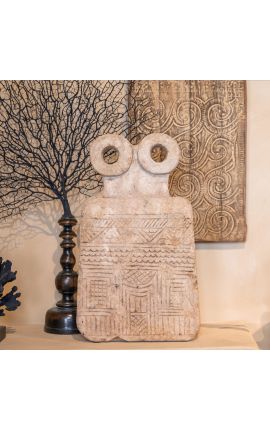 Idole decorated Syrian sand stone