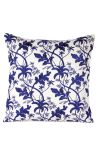 Witte en blauwe vierkante kussen in geborduurd linnen met bloemenpatroon 45 x 45