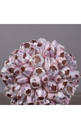 Sphère de coquillages réalisée en mosaïque de Balanes