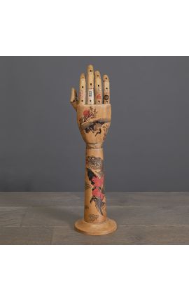 Brazo de madera con una mano articulada – “BornDead” estilo totem (Dupliqué)