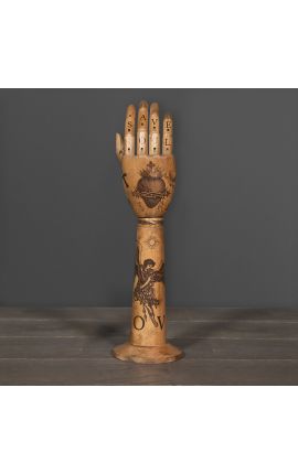 Braço de madeira com uma mão articulada – estilo totem “BornDead” (Dupliqué)