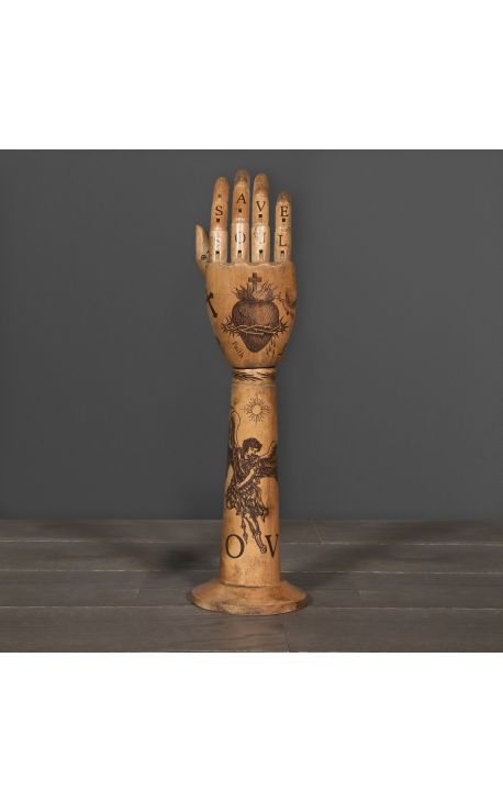 Holzarm mit einer Gelenkhand – “BornDead” Totem-Stil (Dupliqué)