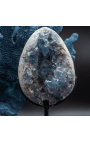 Celestine Egg presentert på en svart metallbase - 3 størrelser er tilgjengelige - 2