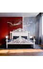 Cama barroca com couro branco e strass e madeira branca brilhante