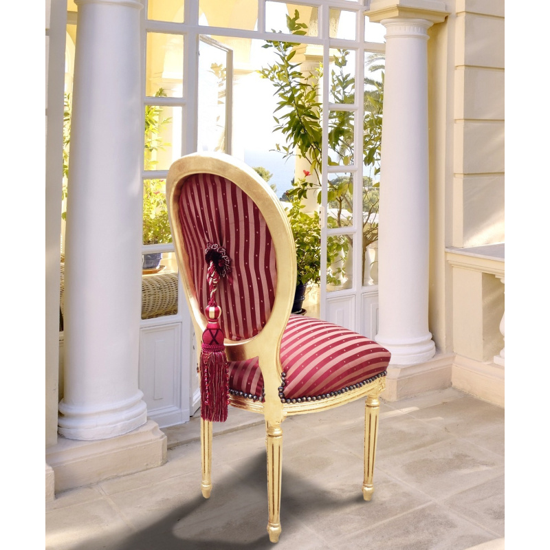 Fauteuil français de style Louis XVI en hêtre massif avec finition dorée