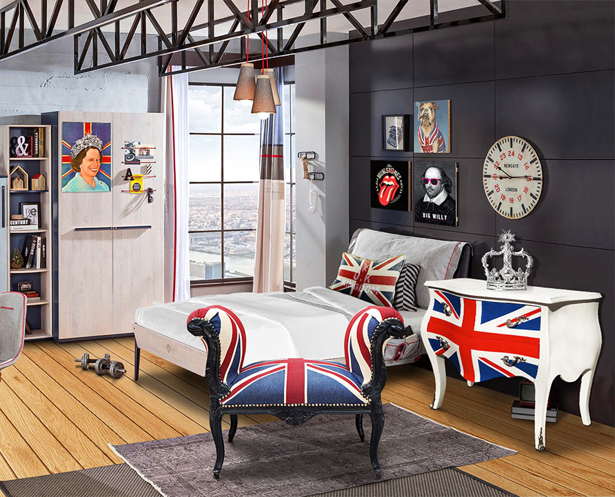 London bedroom with a chest of drawers and a Louis XV style baroque banquette Royal Art Palace