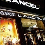 Vitrines de la marque Lancel Septembre 2011 Royal Art Palace
